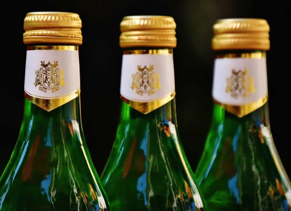 Trois bouteilles d'alcool