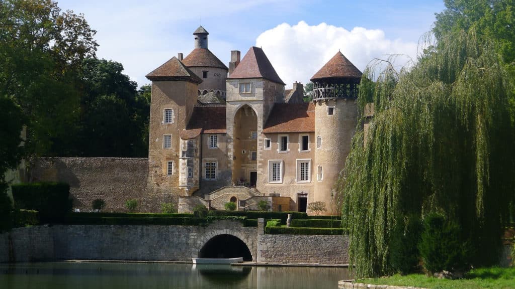 Chateau en bord de rivière