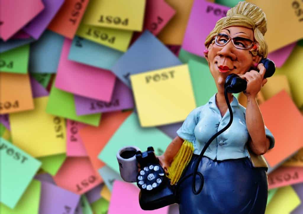 Secrétaire au téléphone