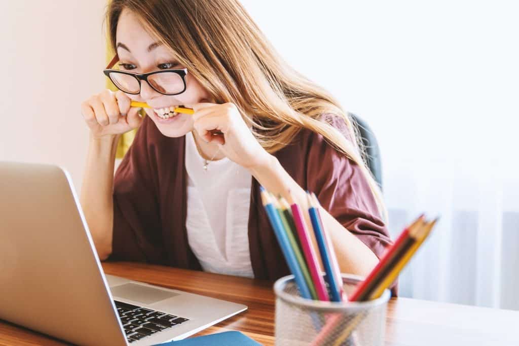 Étudiant recherche le meilleur prix de transport