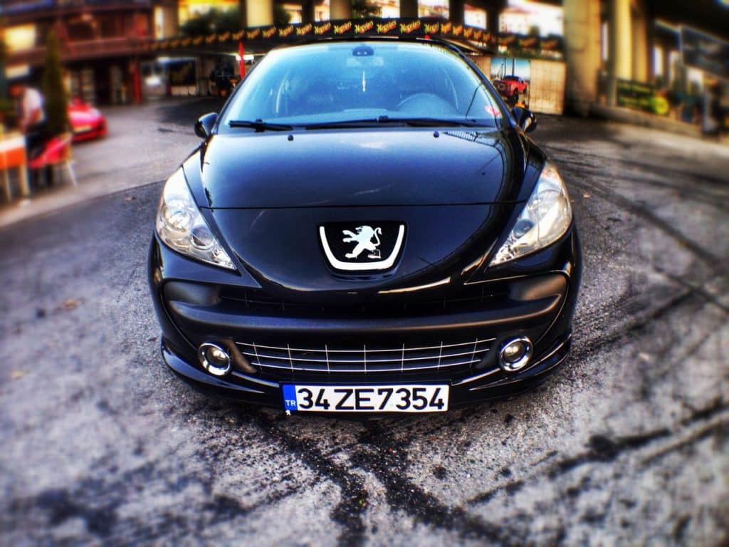 Peugeot noir zoomé