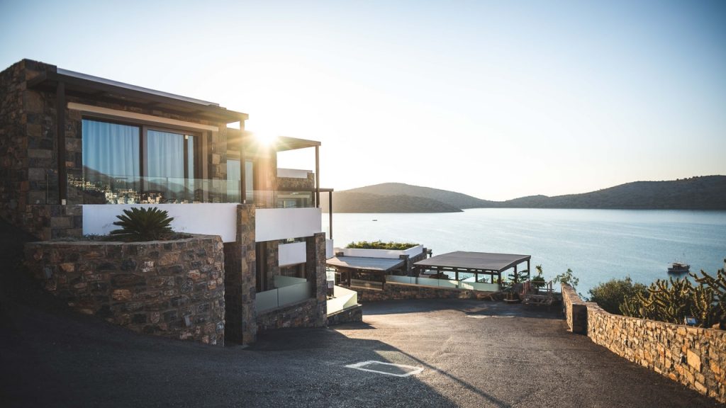 Grande maison au bord de la mer