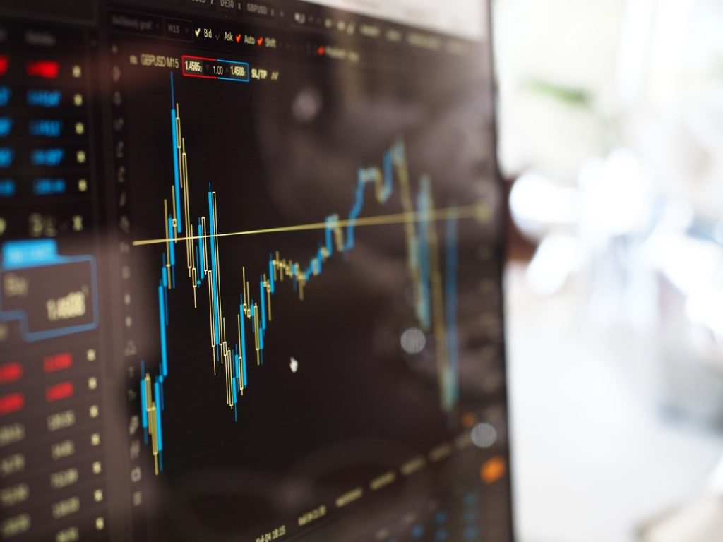 Graphique avec des courbes, investissement en bourses, action, CAC40