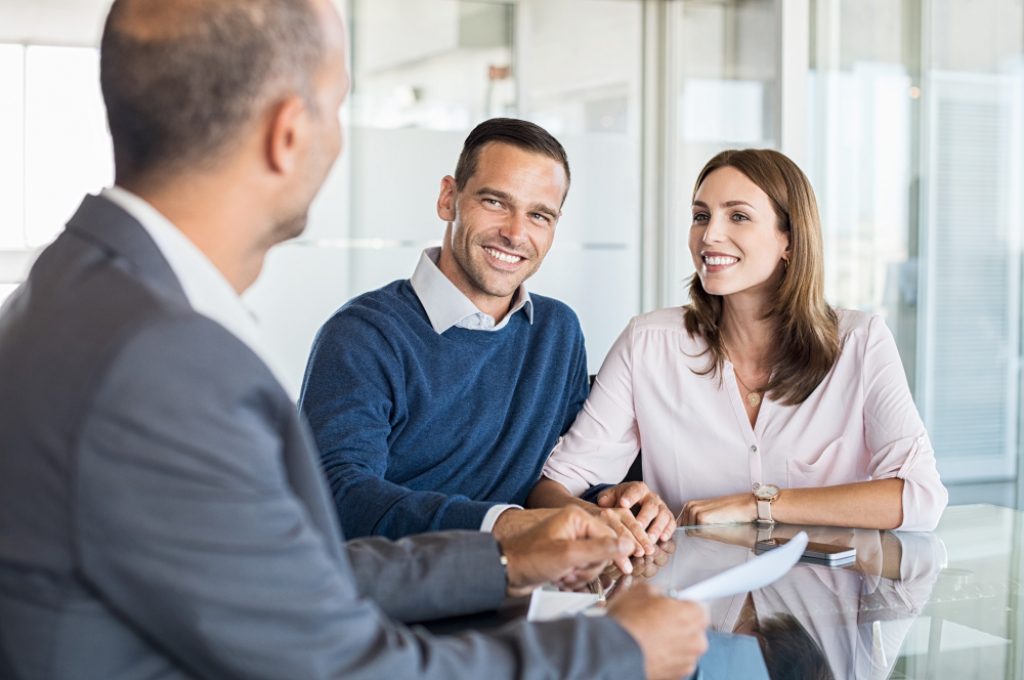 Courtier qui vend un contrat d'assurance