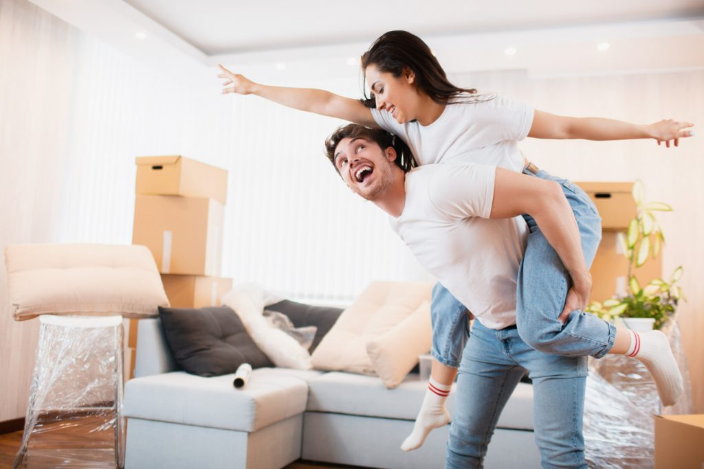 Premier emménagement : les achats de mobilier incontournables